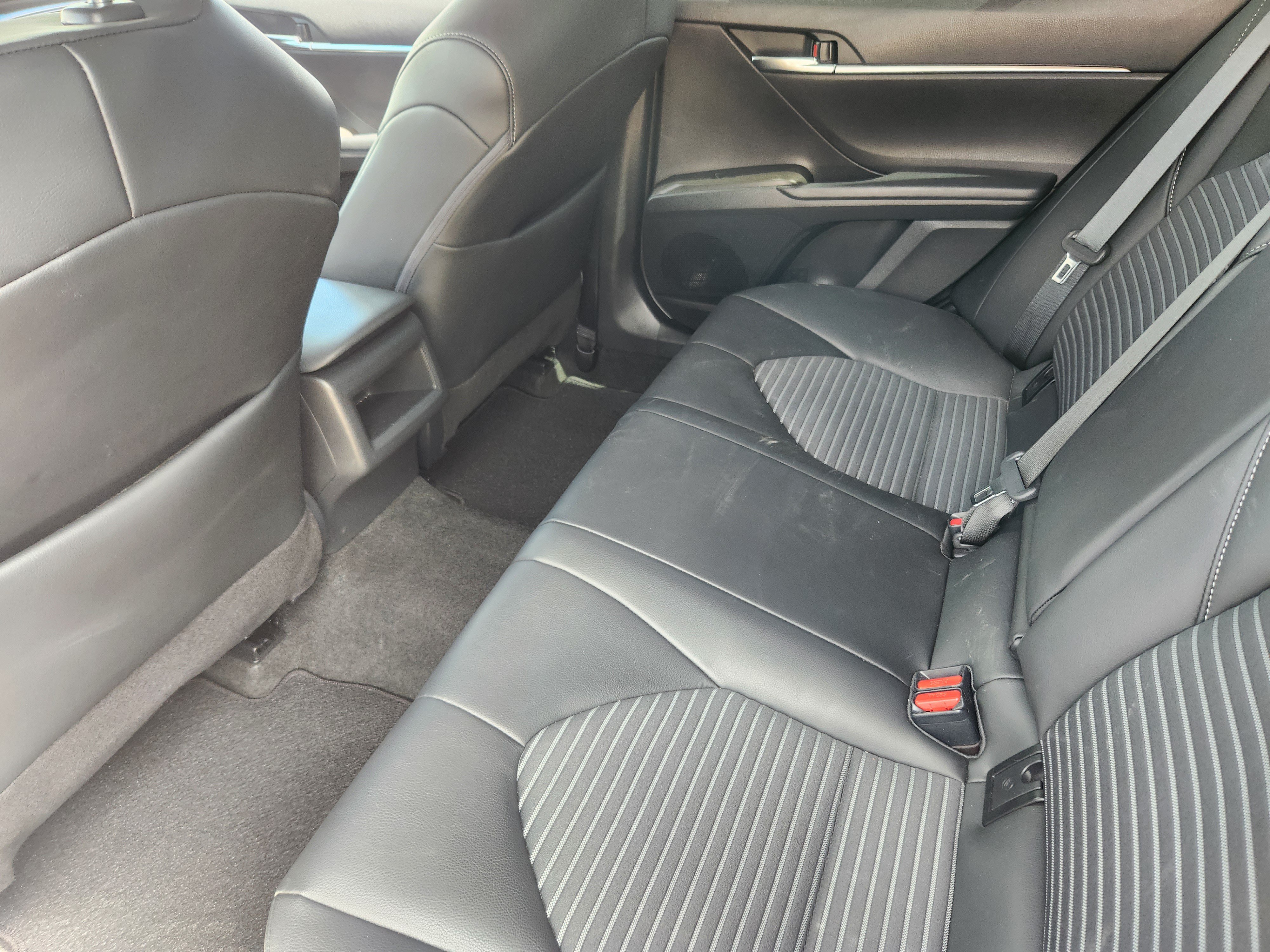 Used 2023 Toyota Camry SE FWD image 18