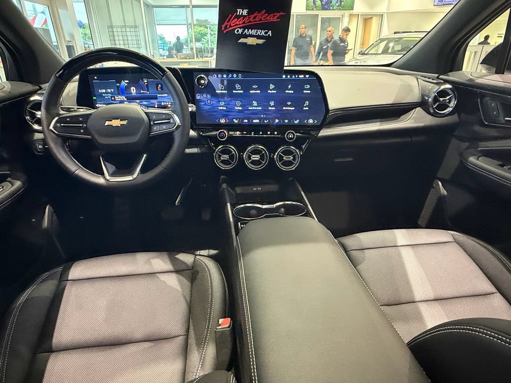 New 2026 Chevrolet Blazer EV LT w/ Super Cruise Package AWD/4WD image 9