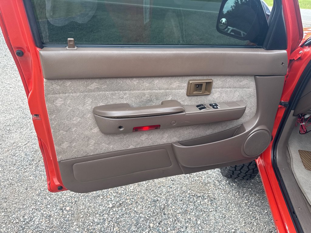 Used 2000 Toyota Tacoma PreRunner RWD image 22
