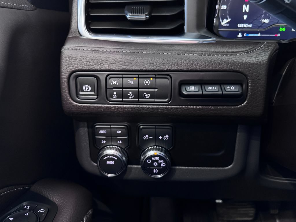 Certified 2024 GMC Yukon Denali AWD/4WD image 29