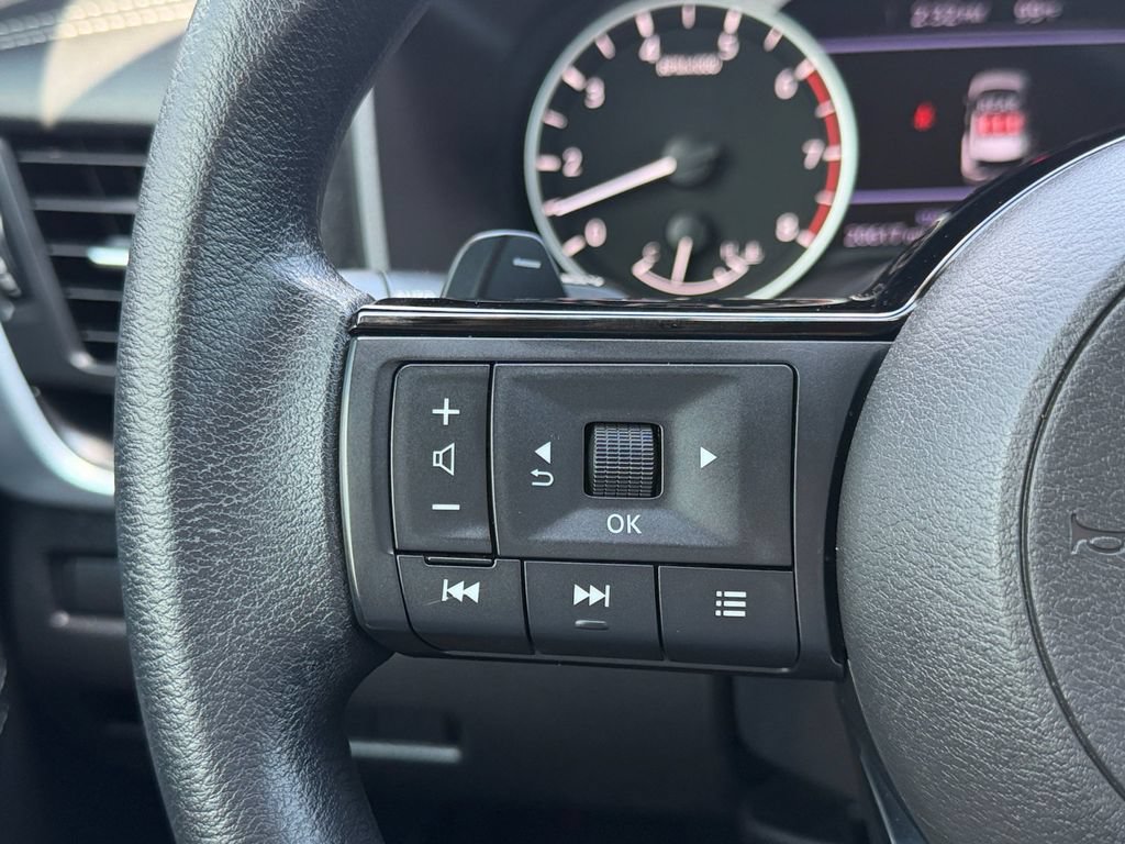 Used 2023 Nissan Rogue SV FWD image 21