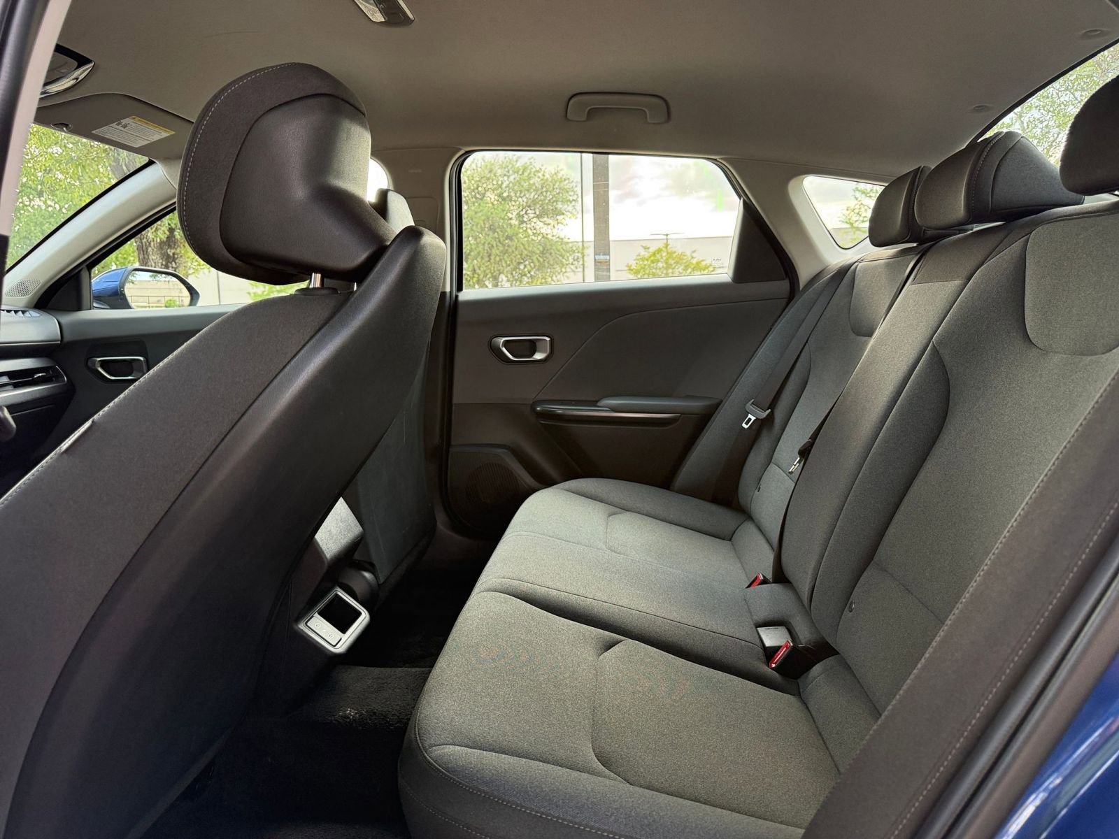 Used 2025 Kia K4 LXS image 28