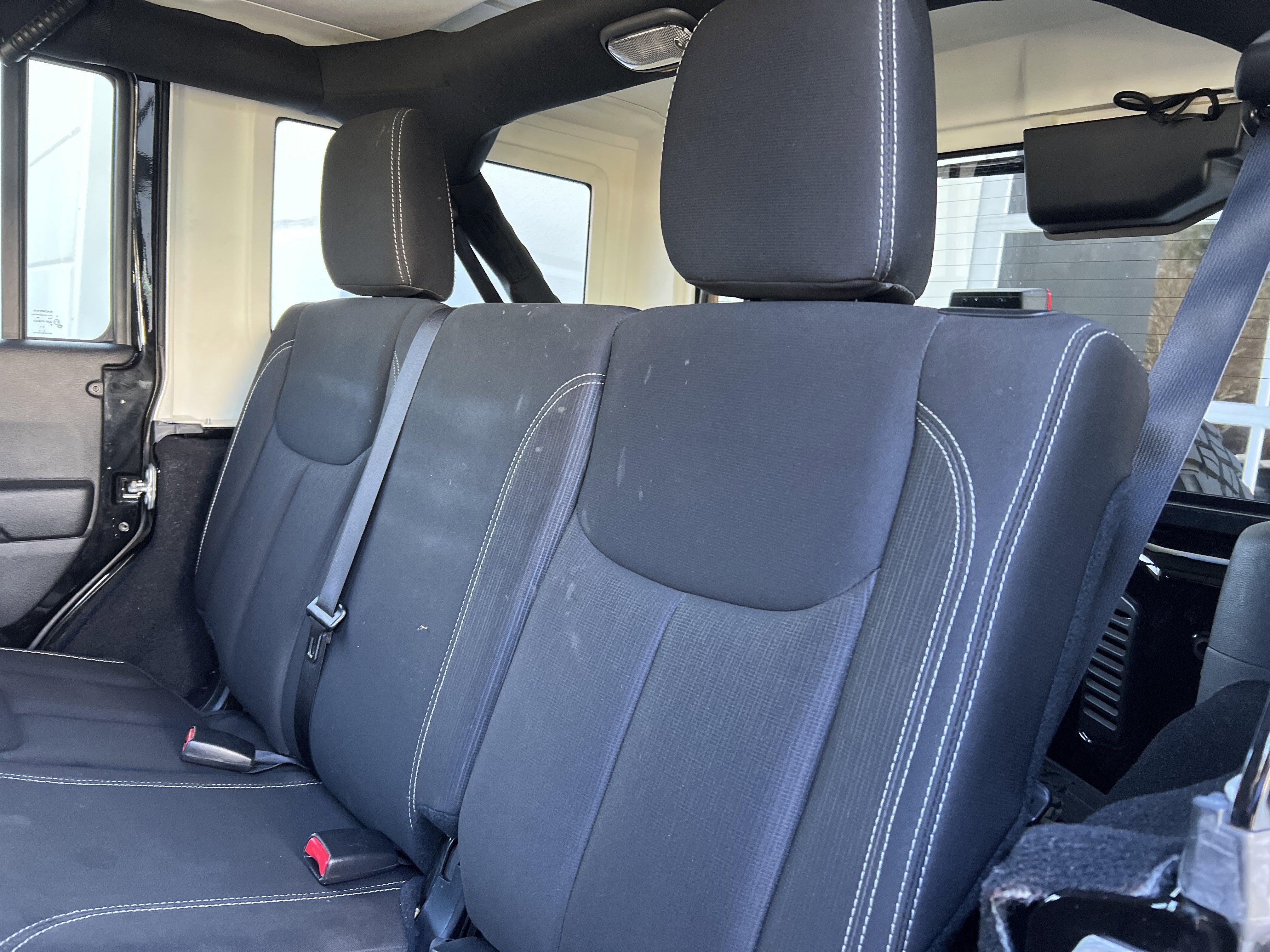 Used 2016 Jeep Wrangler Unlimited Rubicon w/ Connectivity Group image 20