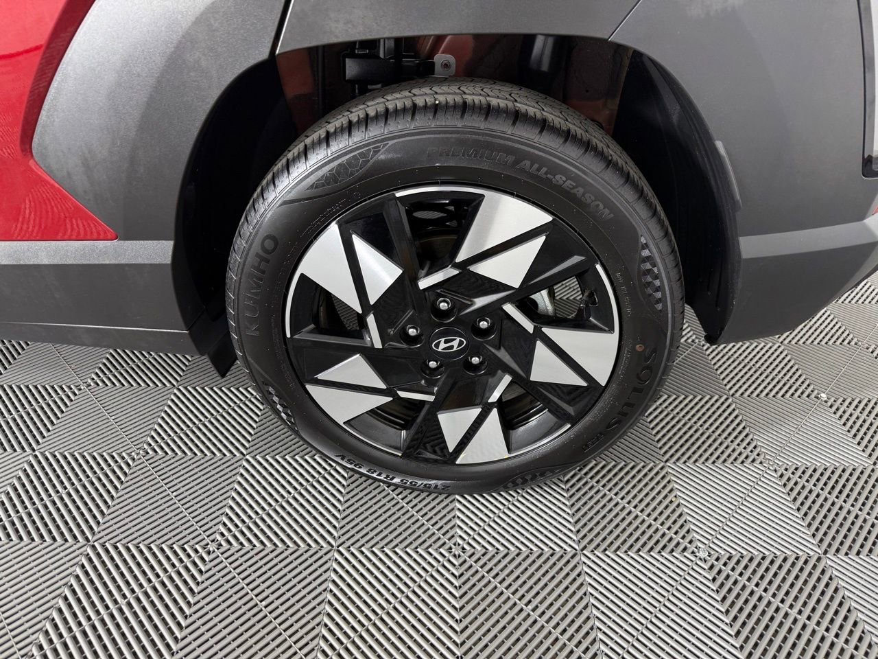 Used 2025 Hyundai Kona SEL image 30