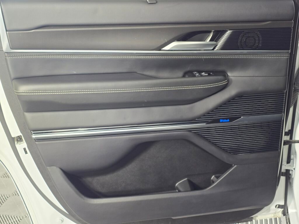 Used 2024 Jeep Grand Wagoneer Series II w/ Quick Order Packagew 28T image 41