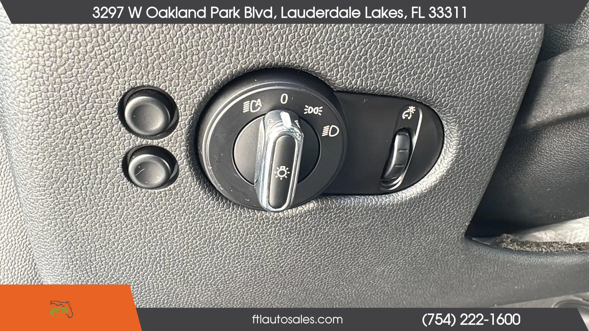 Used 2015 MINI Cooper 4-Door Hardtop image 46