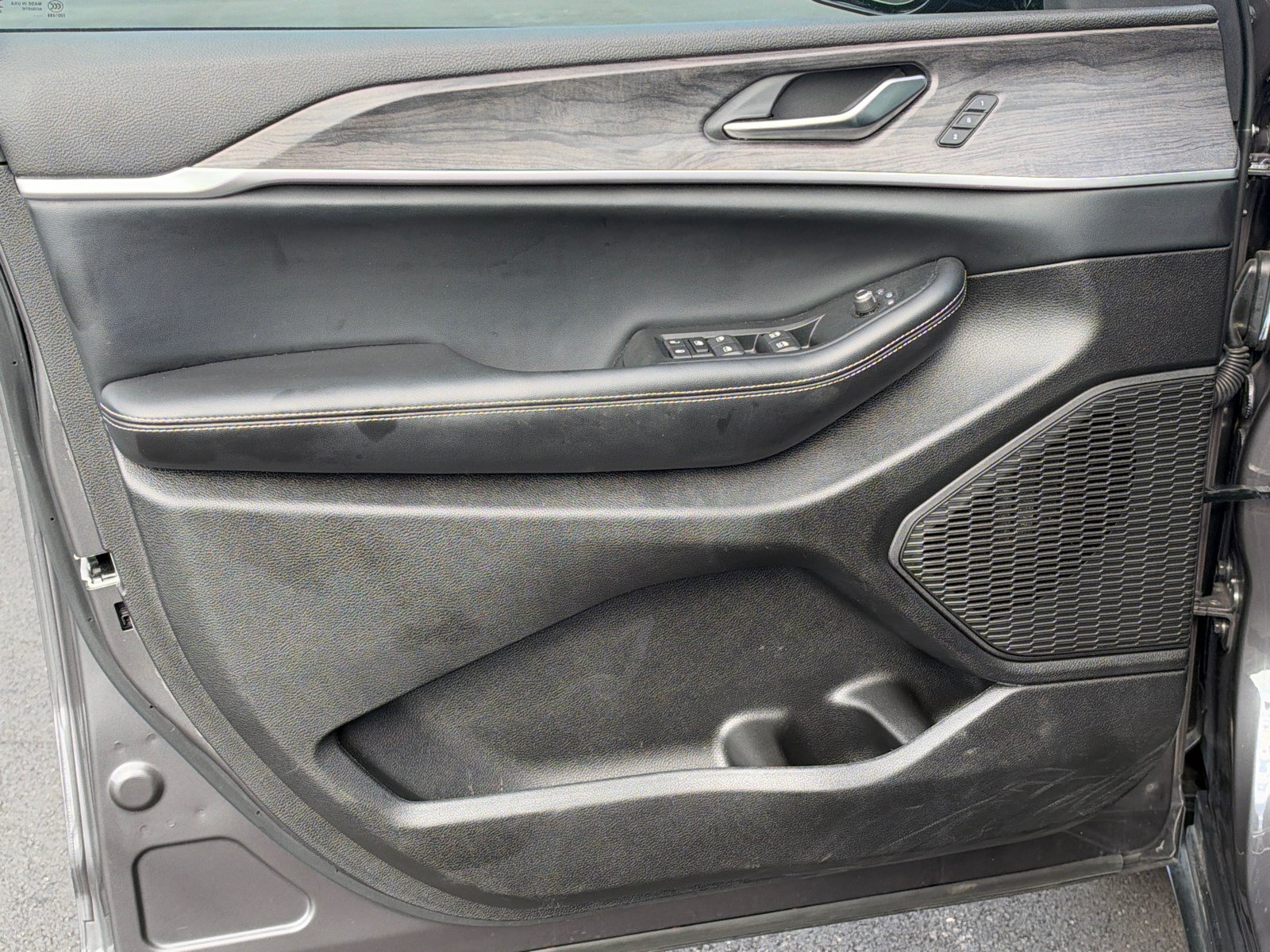 Used 2024 Jeep Grand Cherokee Limited RWD image 10