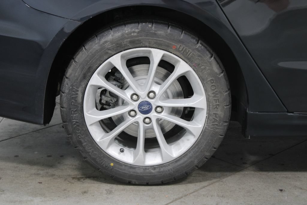 Certified 2020 Ford Fusion SE FWD image 14