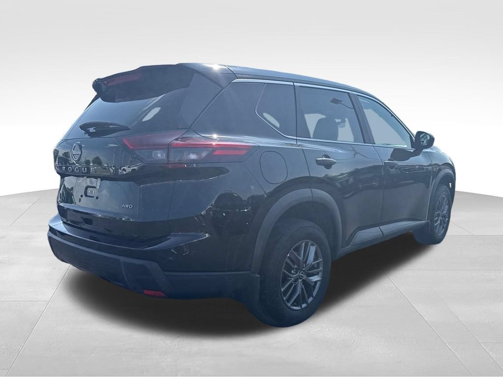 Used 2025 Nissan Rogue S AWD/4WD image 12