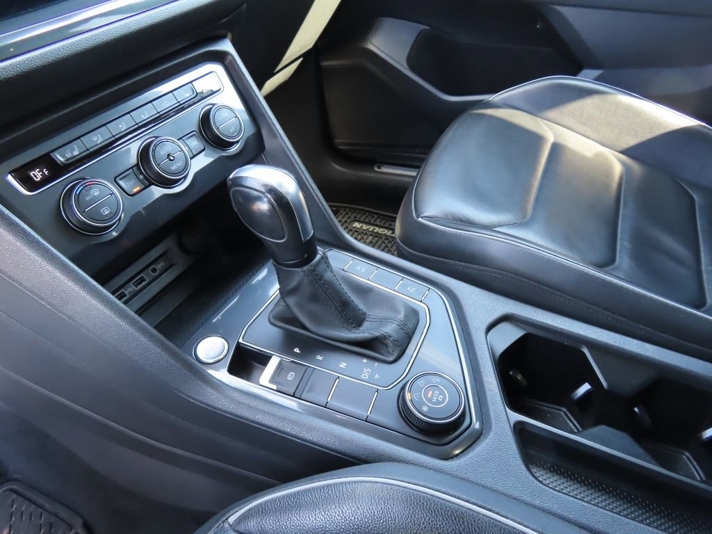 Used 2020 Volkswagen Tiguan SEL Premium R-Line w/ 3rd Row Seat Package image 17