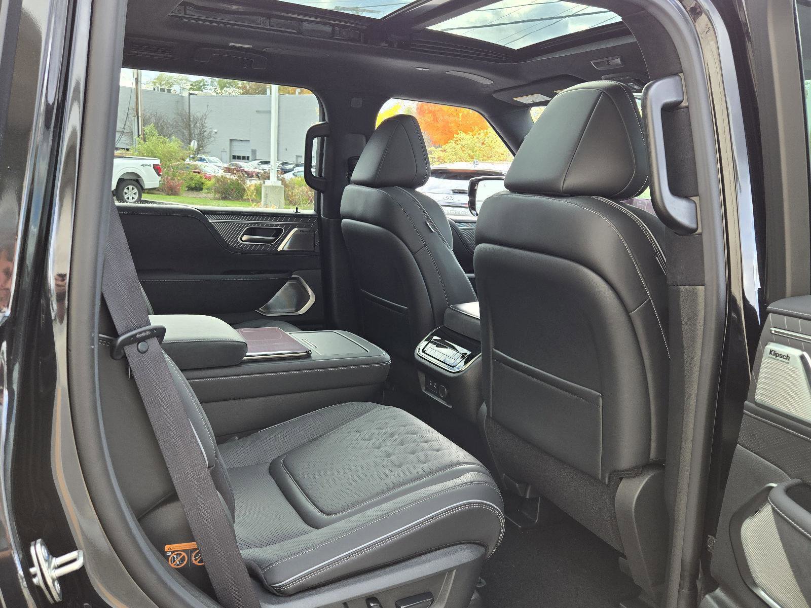New 2026 INFINITI QX80 Autograph w/ Premium Cargo Package image 19