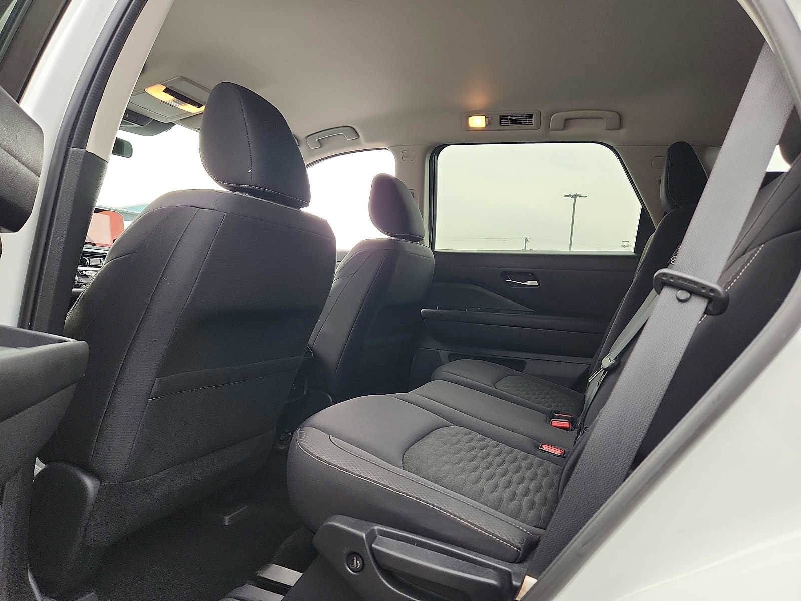 Used 2022 Nissan Pathfinder S AWD/4WD image 9