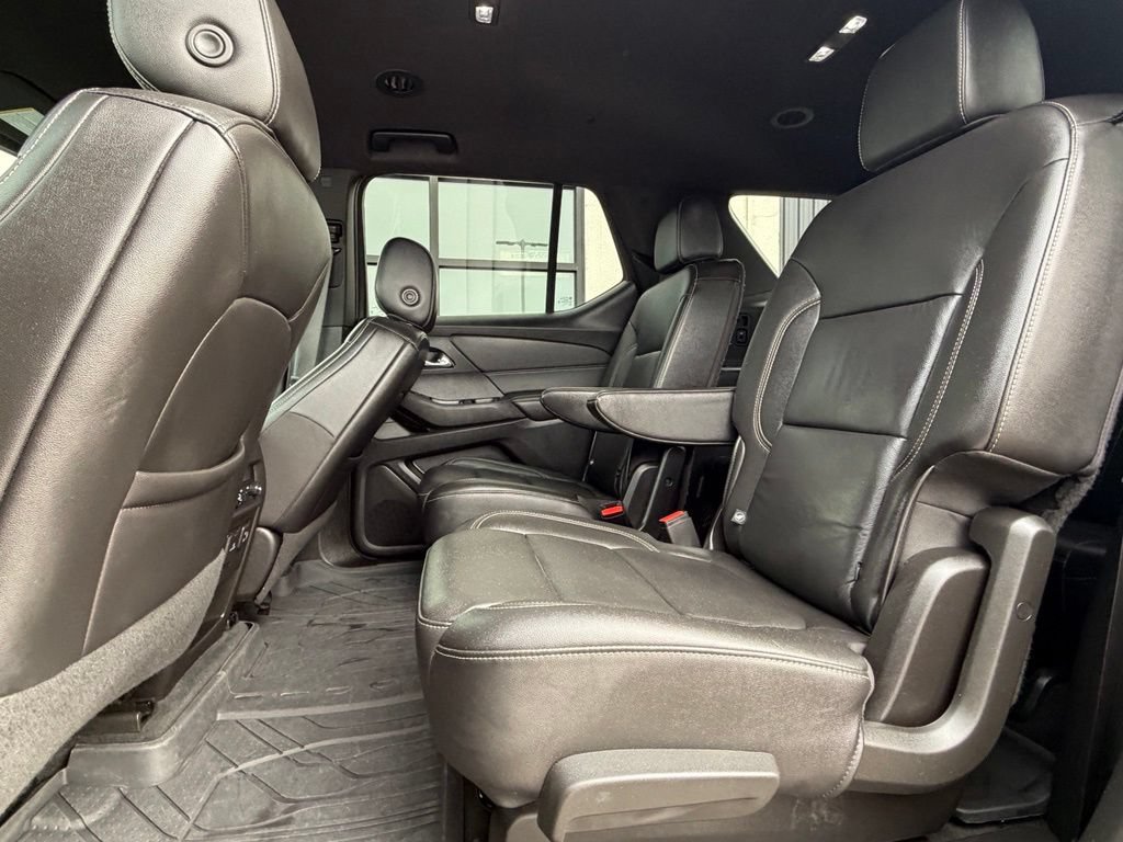 Used 2022 Chevrolet Traverse LT w/ LT Premium Package AWD/4WD image 21