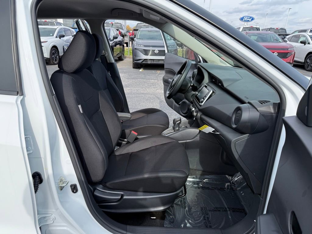 New 2025 Nissan Kicks Play S image 18