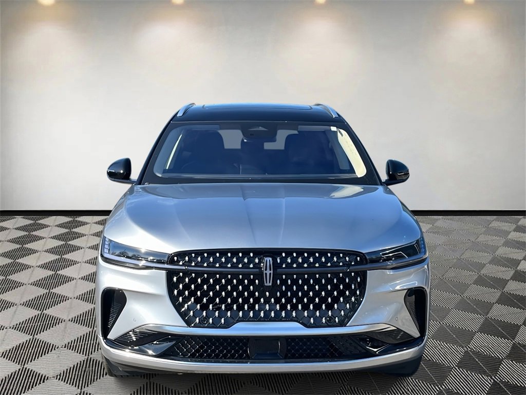 Used 2025 Lincoln Nautilus Reserve image 8