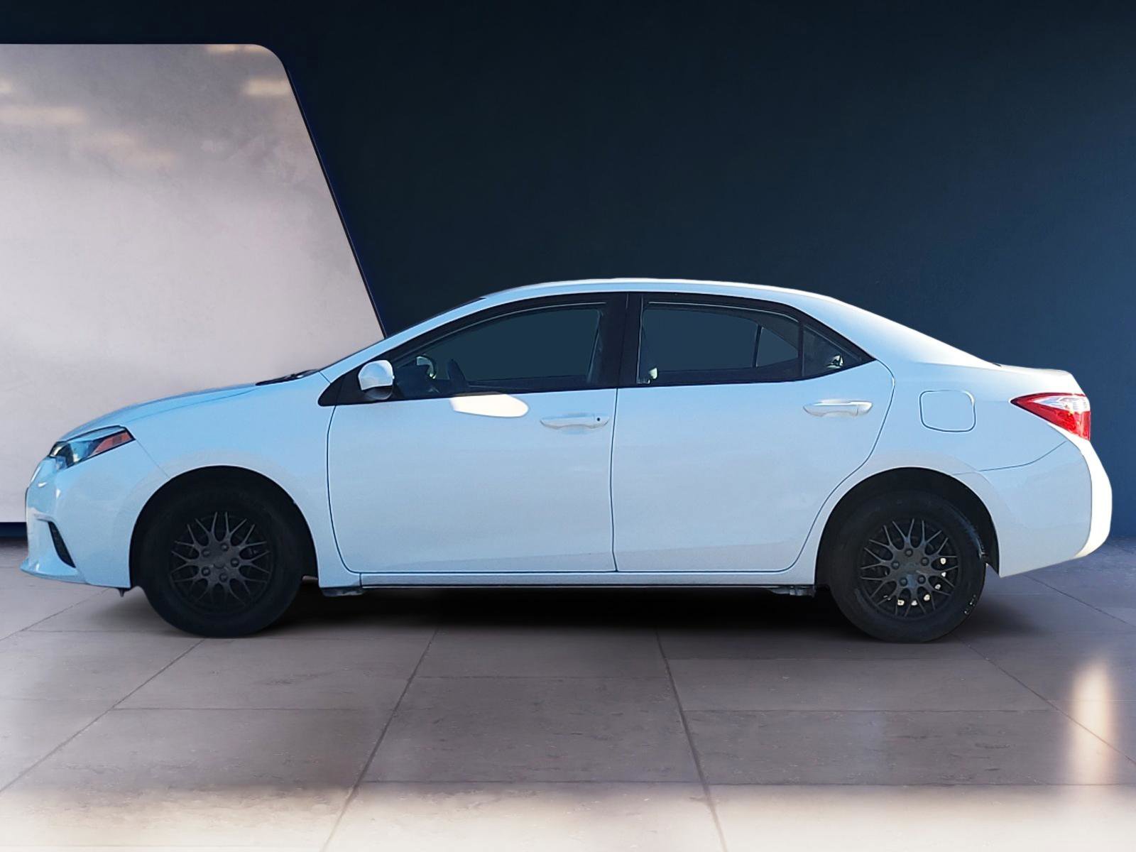 Used 2014 Toyota Corolla L image 2