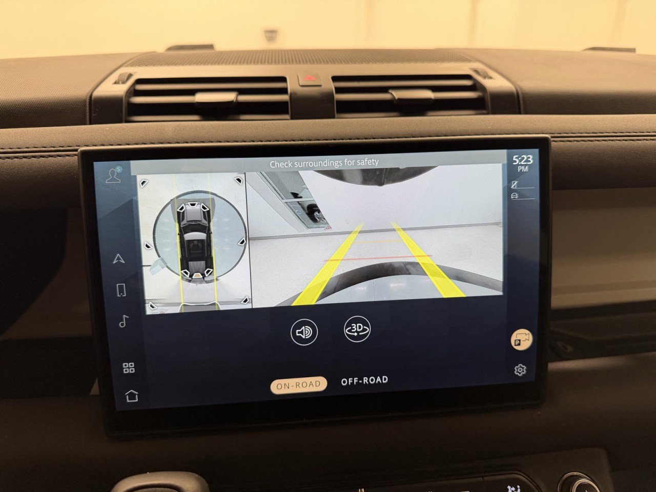 Used 2025 Land Rover Defender 110 S image 22