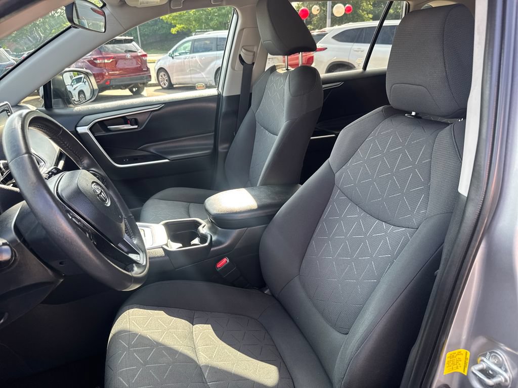 Used 2020 Toyota RAV4 XLE w/ Convenience Package AWD/4WD image 14