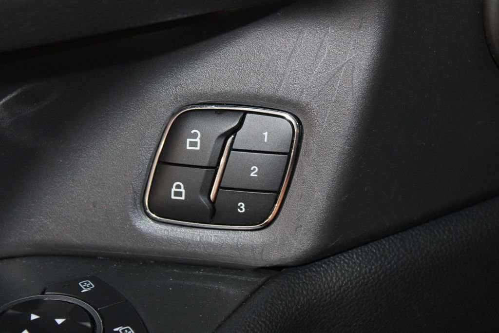 Used 2024 Ford Expedition XLT image 44