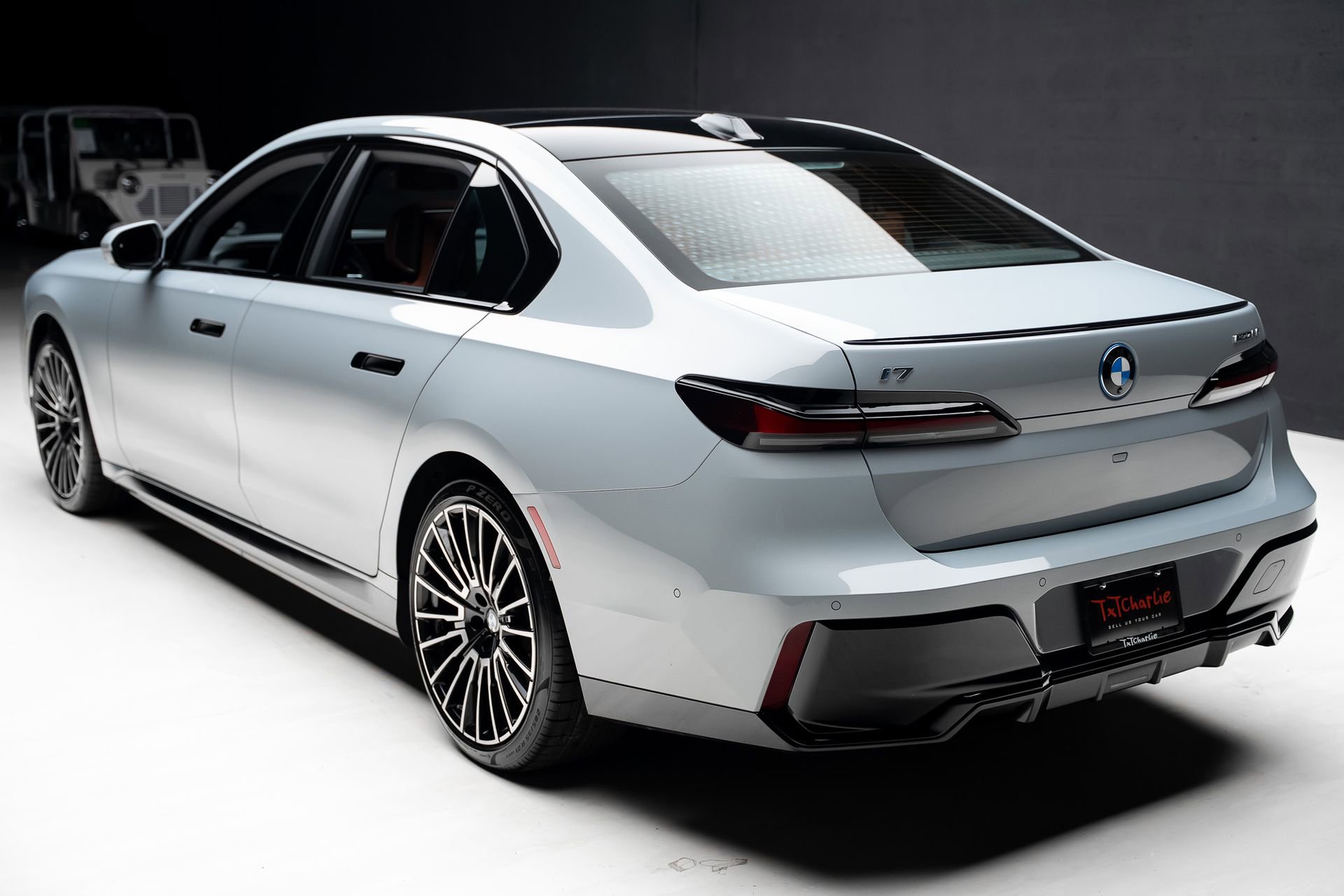 Used 2024 BMW i7 eDrive50 w/ M Sport Package image 23