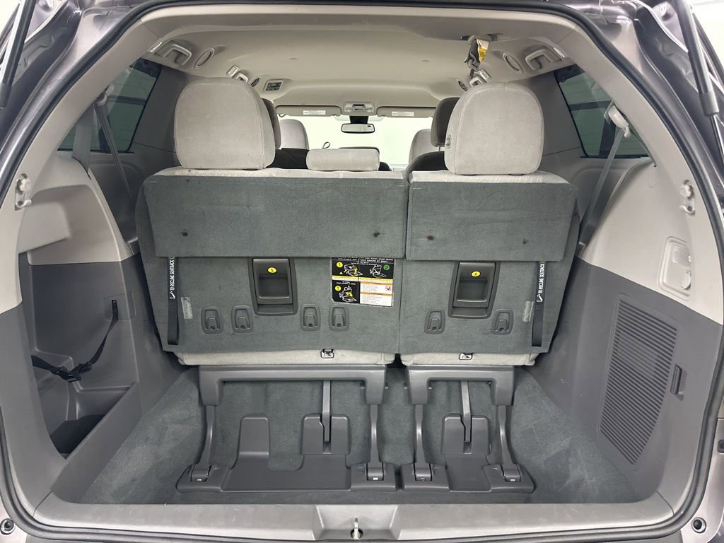 Used 2019 Toyota Sienna LE image 23