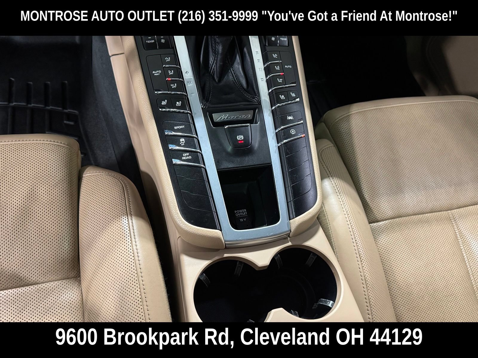 Used 2020 Porsche Macan AWD/4WD image 25
