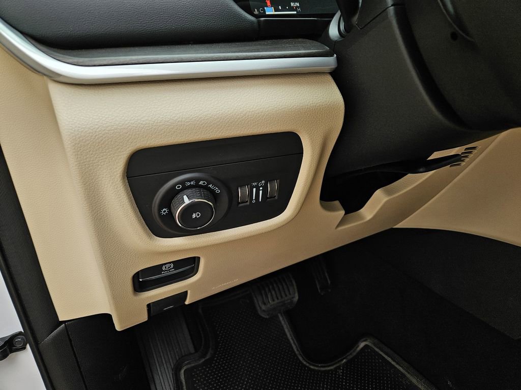 New 2026 Jeep Grand Cherokee Limited image 18