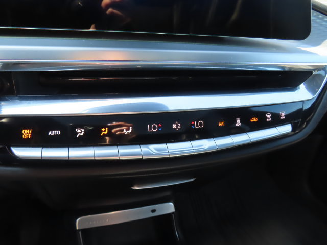 Certified 2024 Cadillac Lyriq Luxury AWD/4WD image 34