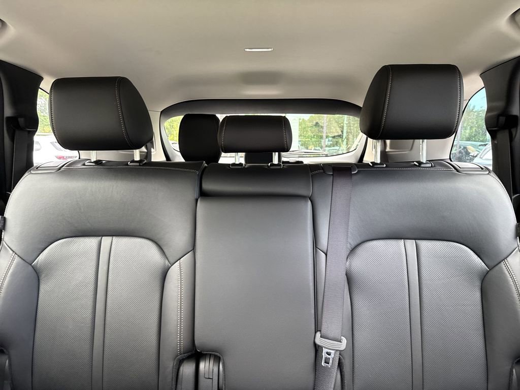 Certified 2025 MAZDA CX-90 3.3 Turbo w/ Preferred Package image 18