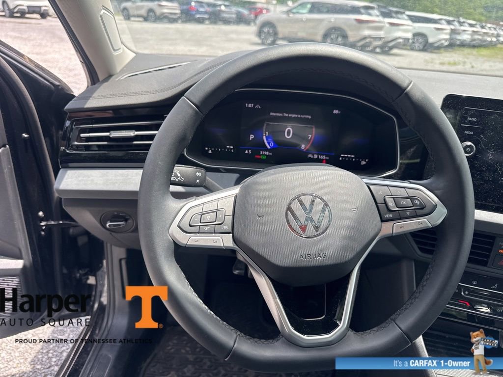 Used 2025 Volkswagen Jetta SE w/ Sunroof Package FWD image 17