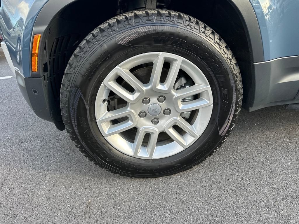 Used 2024 Land Rover Defender 110 S image 12