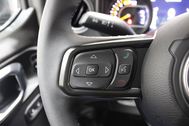 Used 2025 Jeep Wrangler Unlimited Rubicon image 36