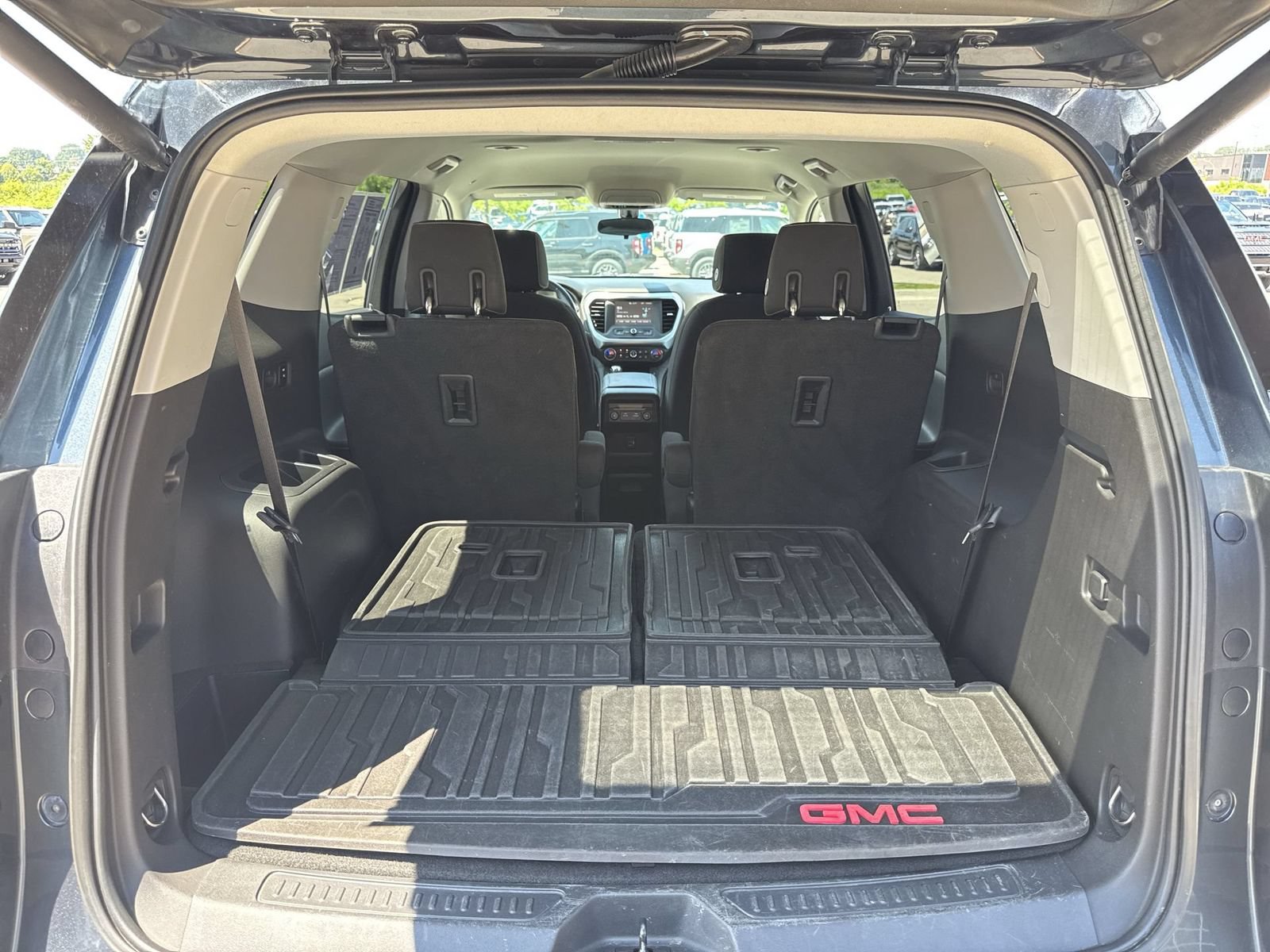 Used 2019 GMC Acadia SLE w/ LPO, Floor Liner Package FWD image 36