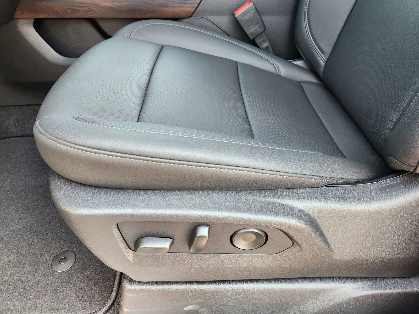 New 2026 GMC Sierra 1500 SLT w/ SLT Premium Plus Package image 29