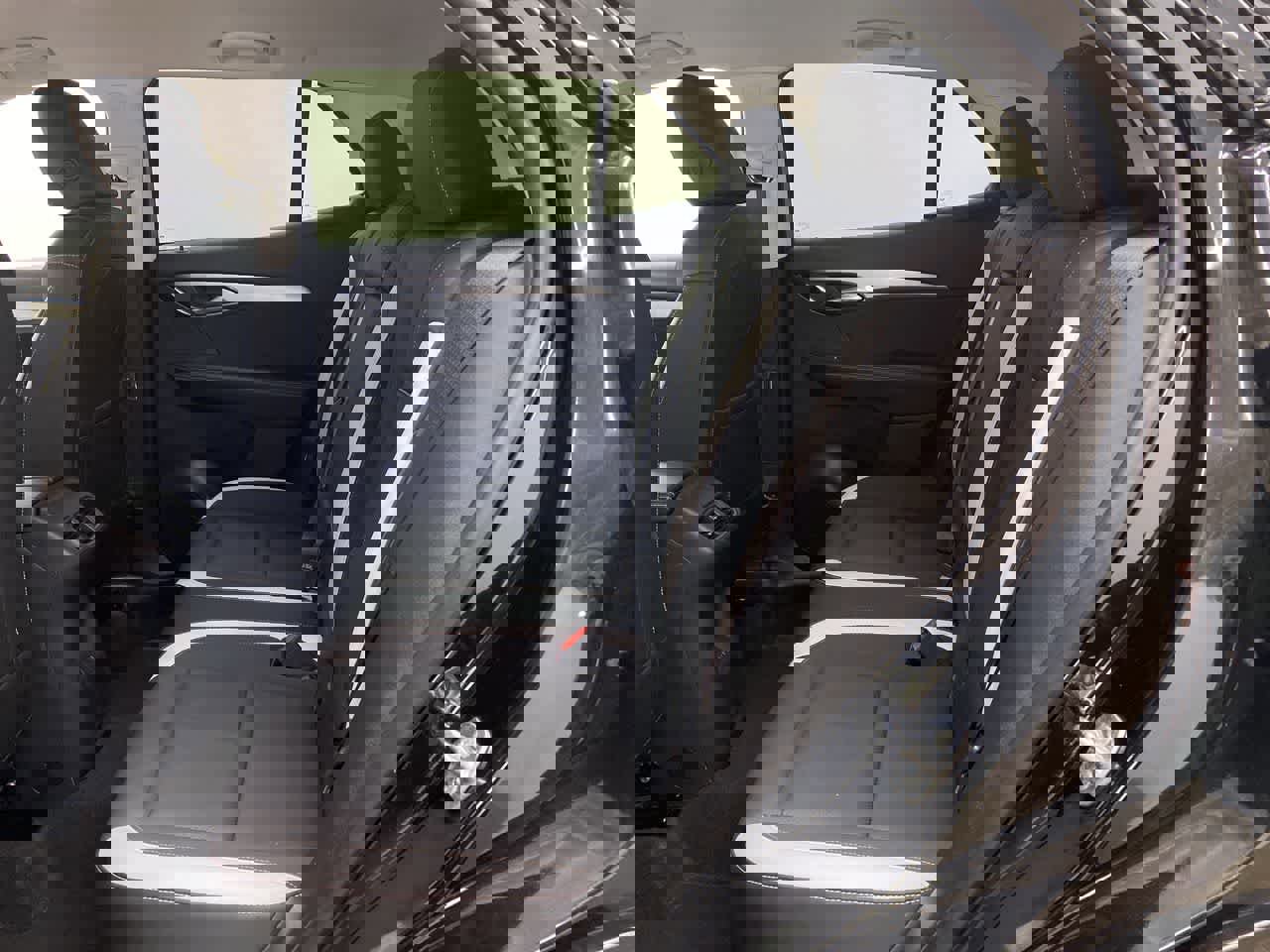 Used 2025 Buick Envision Sport Touring image 17