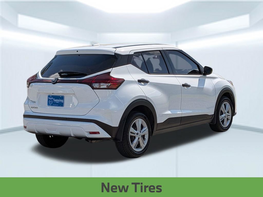 Used 2024 Nissan Kicks S FWD image 7
