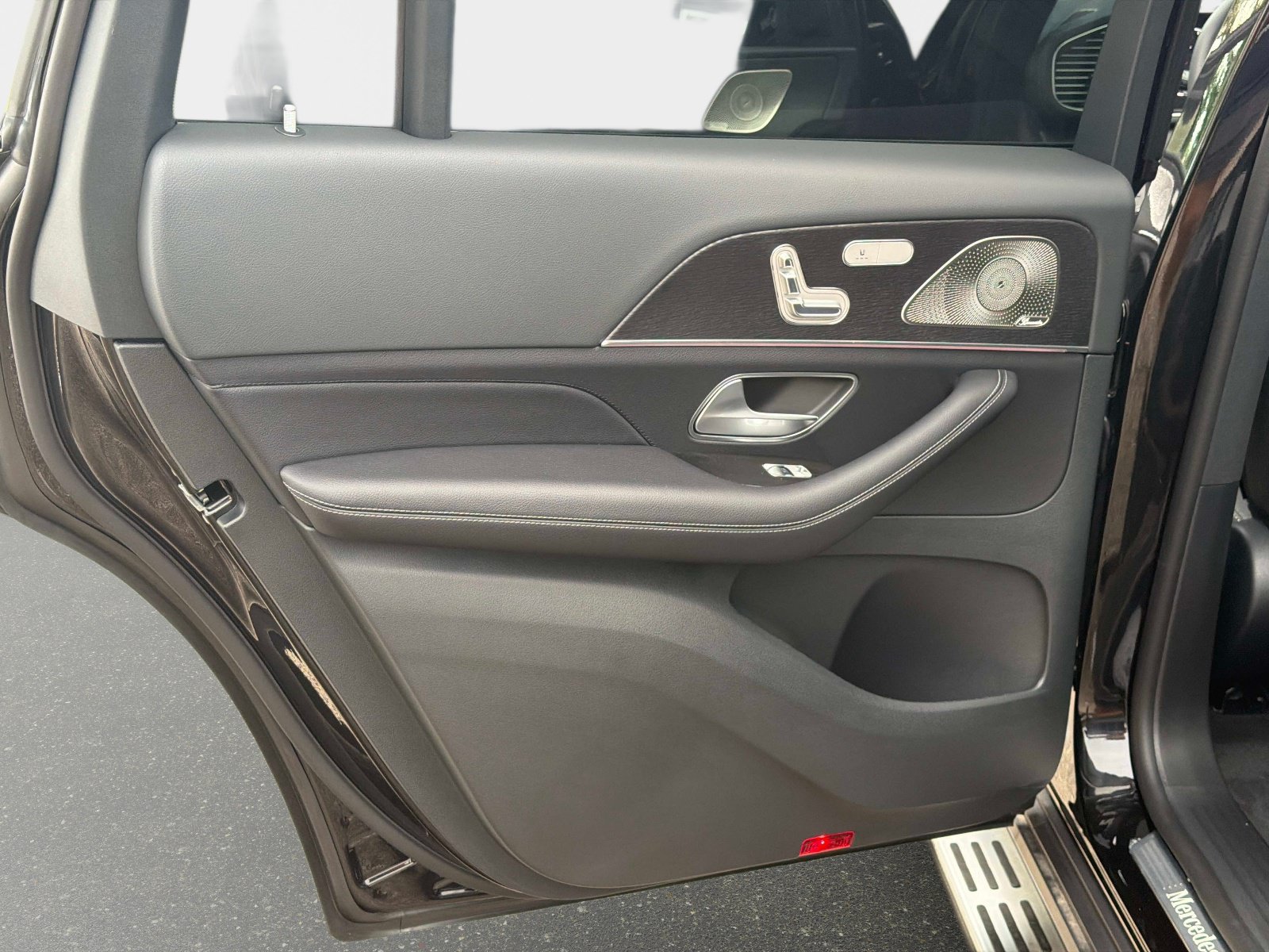 New 2026 Mercedes-Benz GLS 580 4MATIC image 12