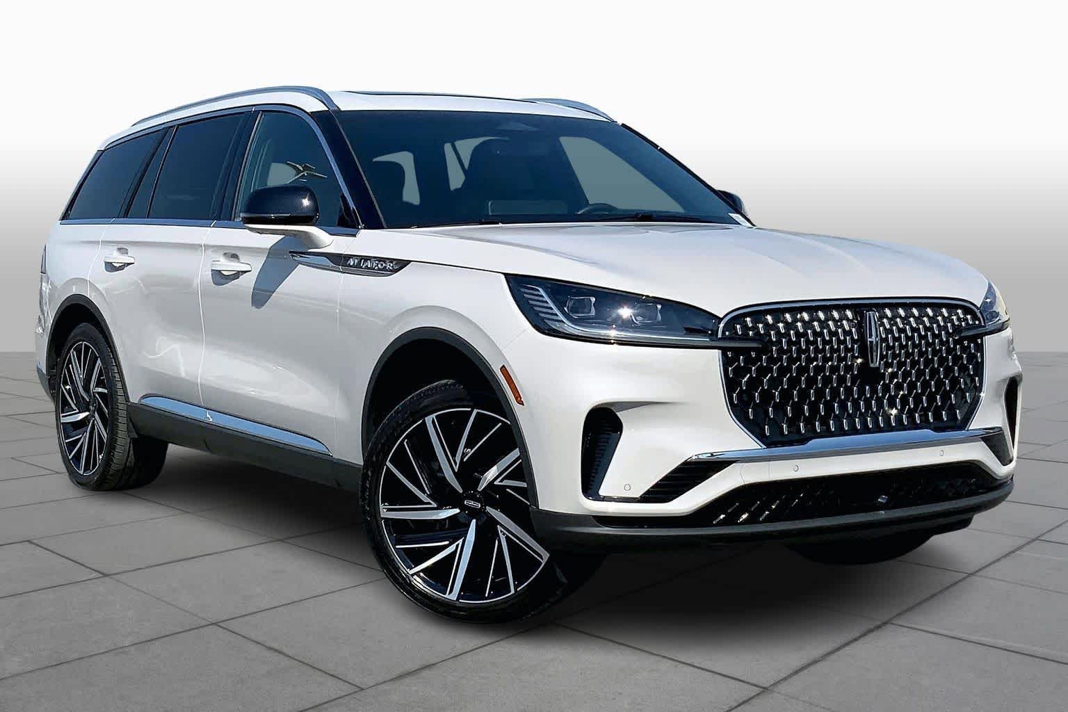 Used 2025 Lincoln Aviator Reserve w/ Equipment Group 201A AWD/4WD image 3