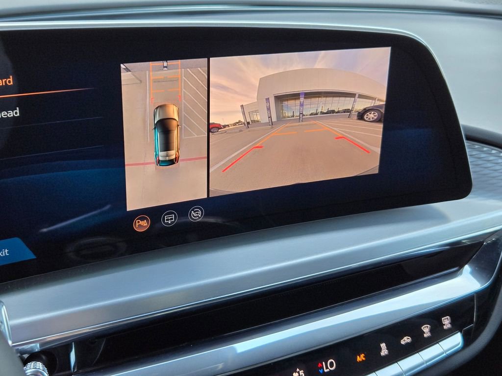 Certified 2025 Cadillac Lyriq Luxury w/ LPO, Floor Liner Package image 19