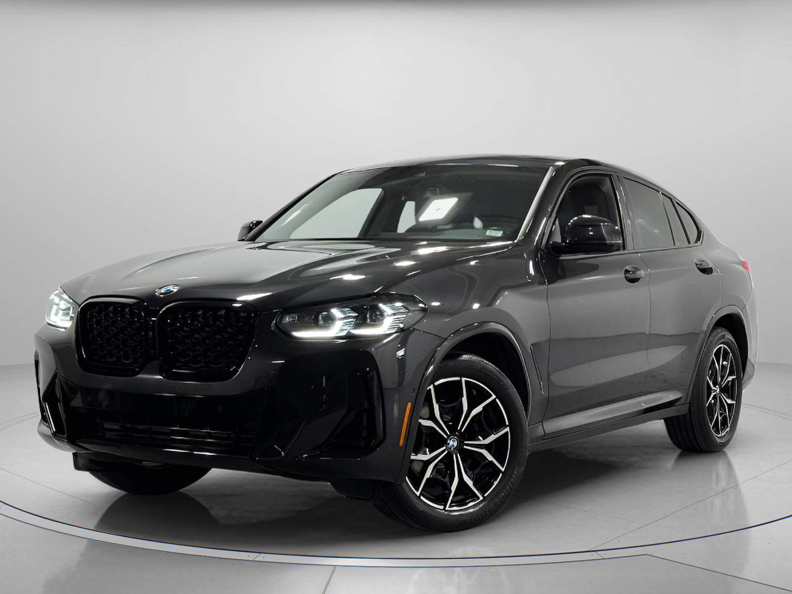 Used 2023 BMW X4 xDrive30i w/ M Sport Package image 2