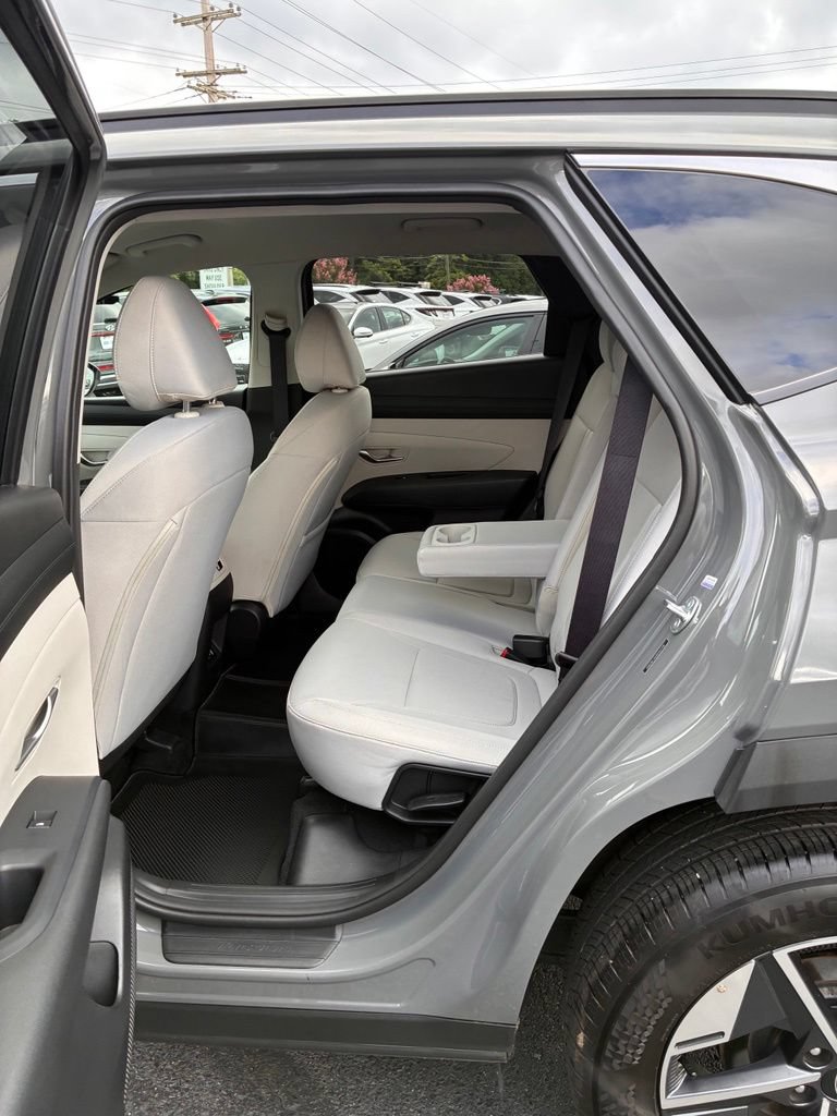 Used 2025 Hyundai Tucson SEL AWD/4WD image 23