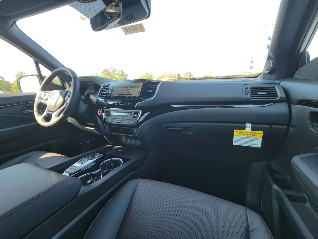 New 2026 Honda Ridgeline Black Edition image 13