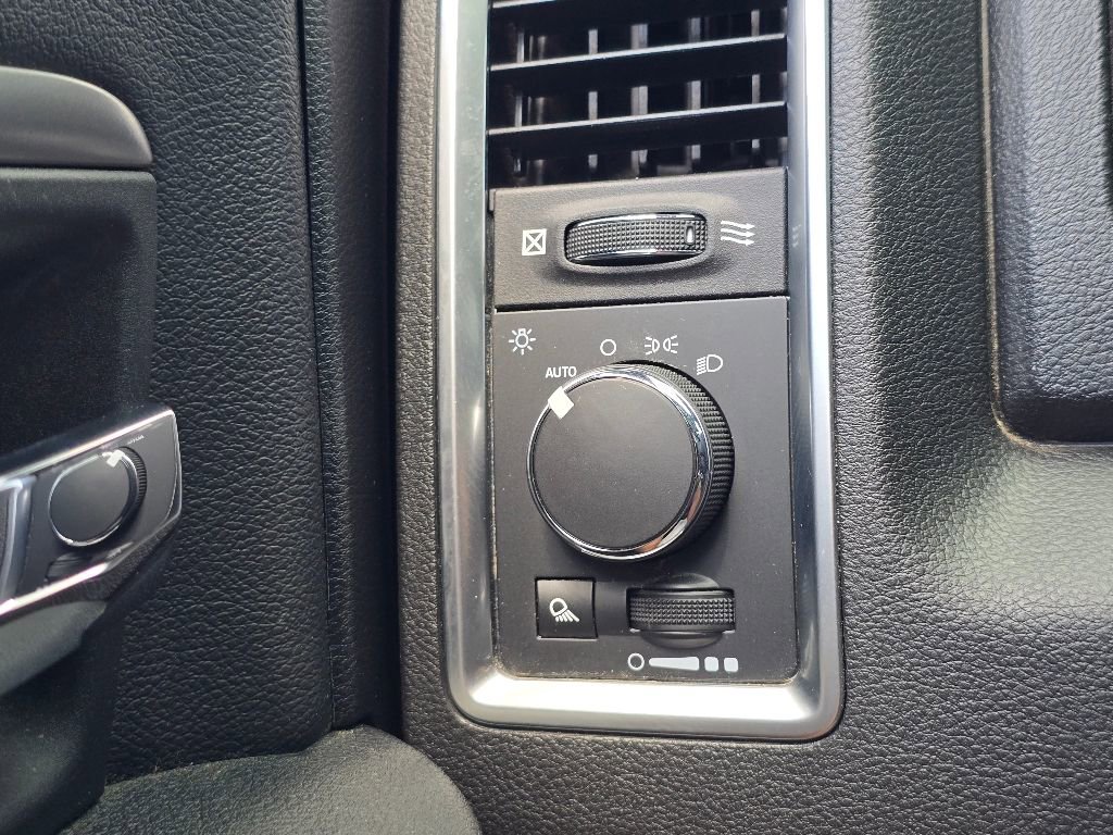 Used 2022 RAM 1500 Classic Warlock image 18