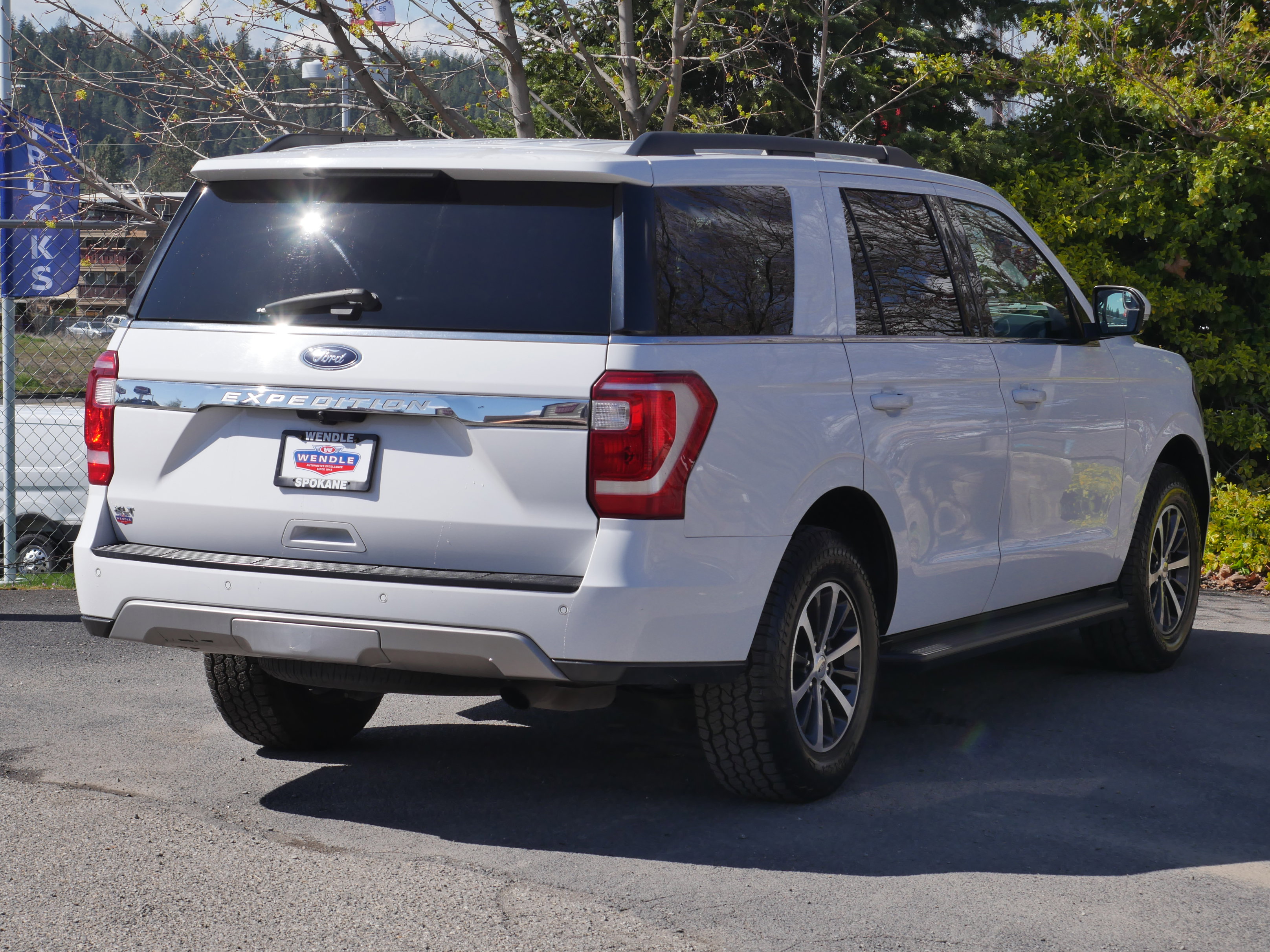 Used 2019 Ford Expedition XLT w/ Equipment Group 201A AWD/4WD image 24