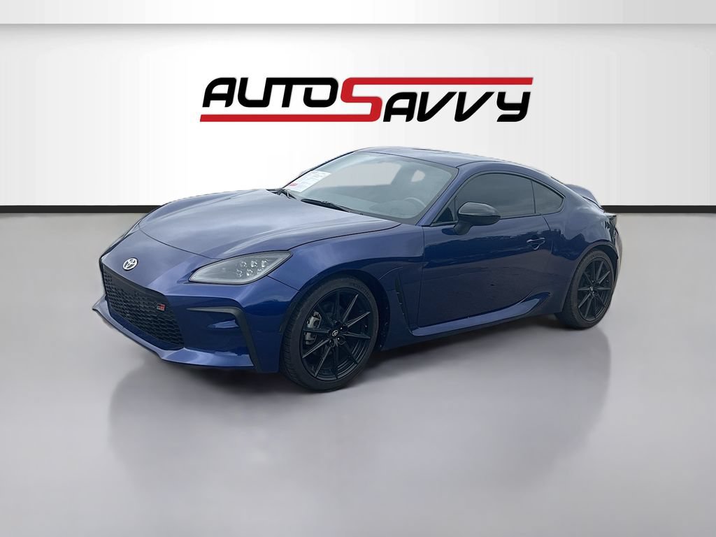 Used 2025 Toyota GR86 Premium RWD image 3