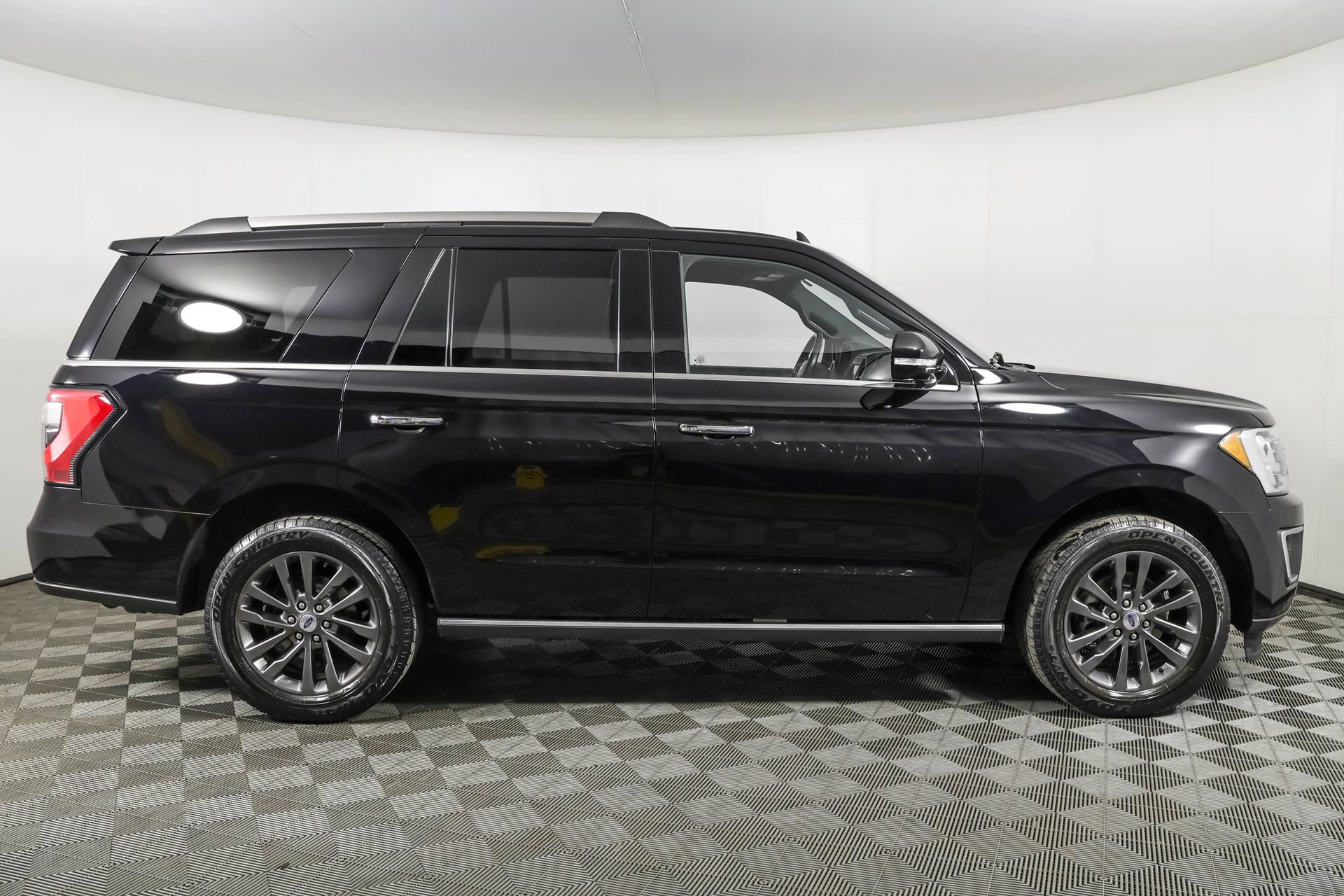 Used 2021 Ford Expedition Limited AWD/4WD image 17