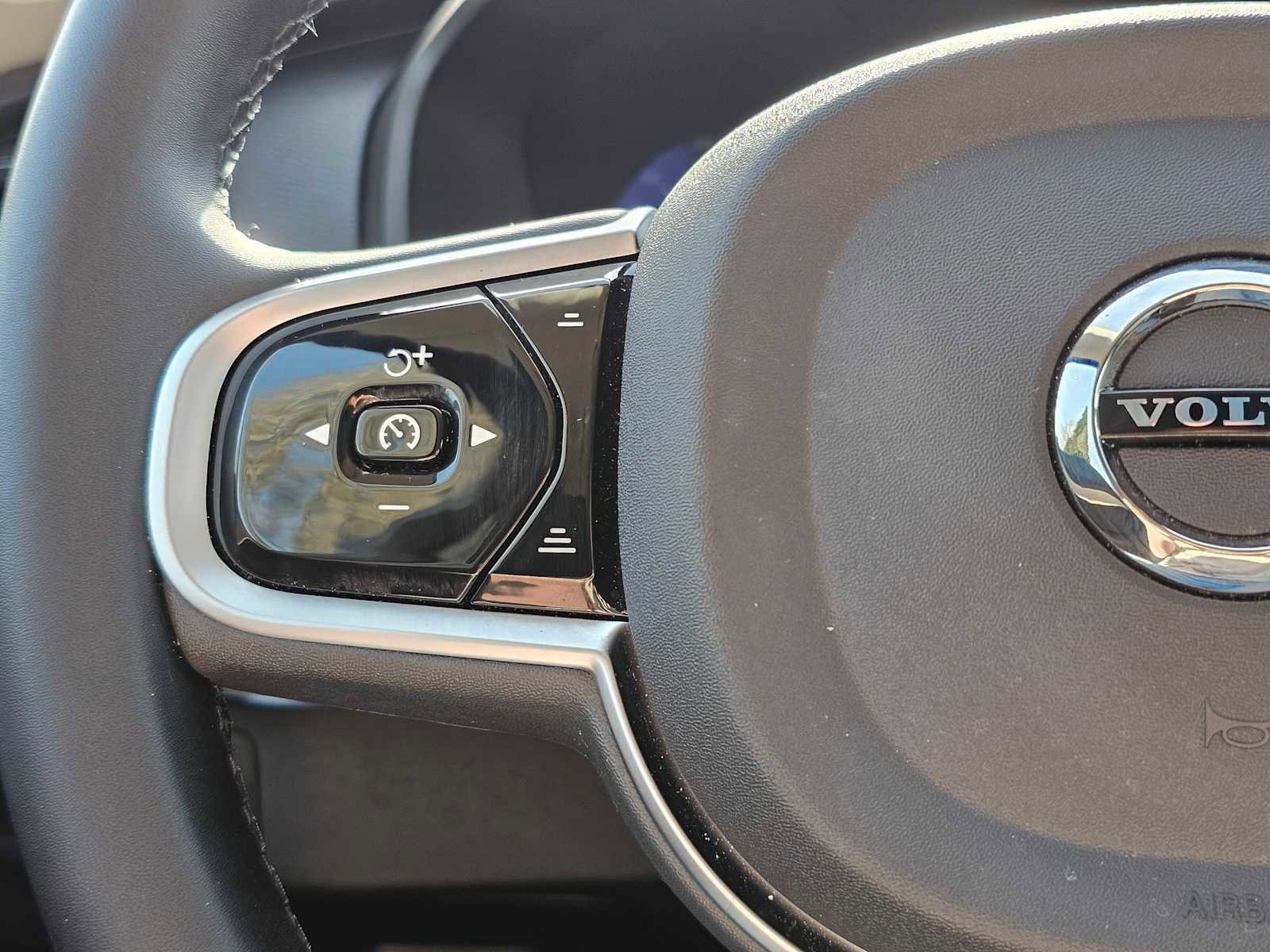 Certified 2025 Volvo XC90 B5 Core AWD/4WD image 34