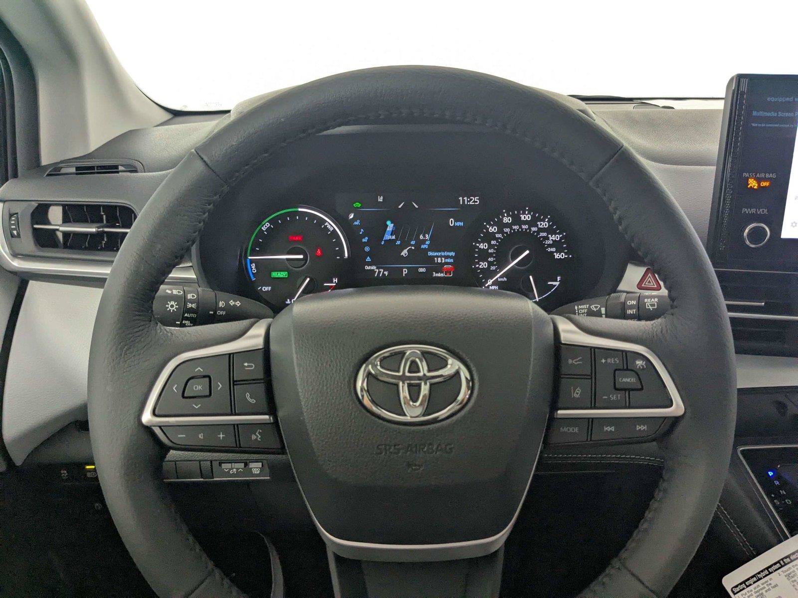 New 2026 Toyota Sienna XLE FWD image 14