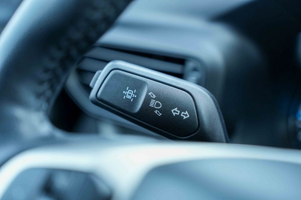 Used 2024 Ford Explorer XLT image 38