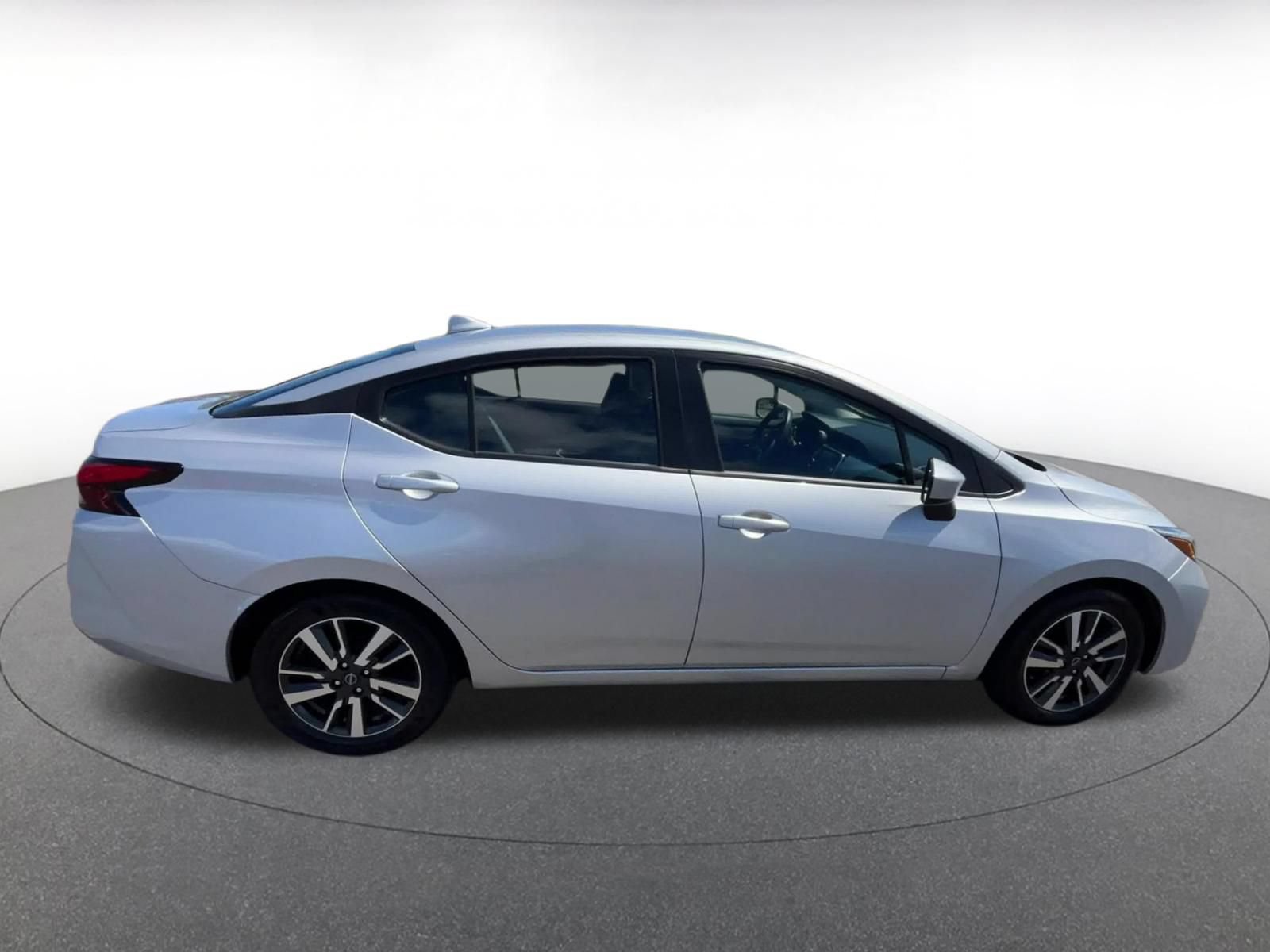 Used 2025 Nissan Versa SV FWD image 15